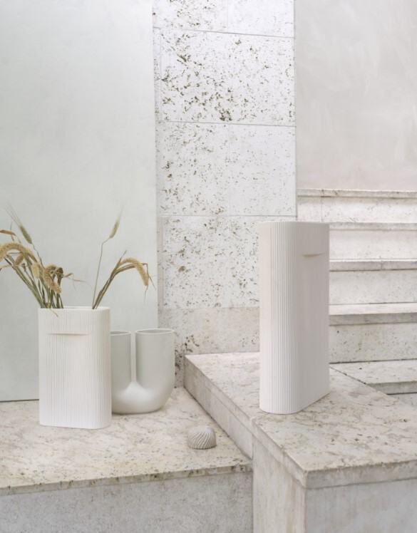 Ваза MUUTO коллекция Ridge white 20х6х16,5