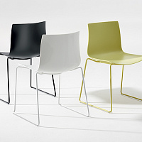 Стул Catifa 46 ARPER сталь/полипропилен/yellow/blue 510х560х800h