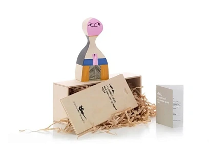 Декоративная кукла VITRA Wooden Doll No.15