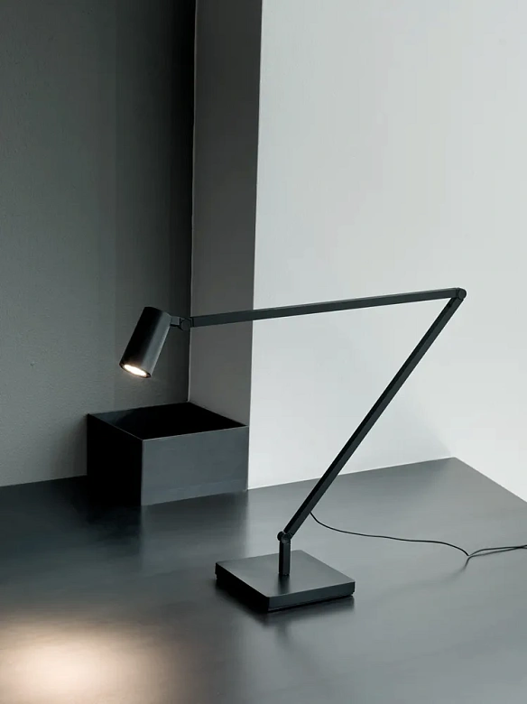 Лампа настольная UNTITLED SPOT TABLE BLACK NEMOLIGHTNING