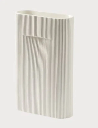 Ваза MUUTO коллекция Ridge white 23х8,5х35